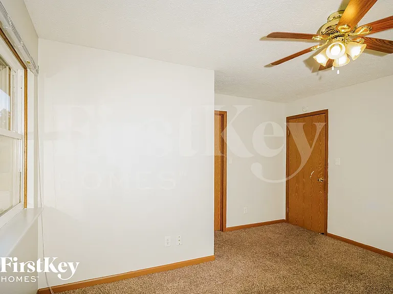 8631 Pleasant Creek Ct — Photo 11