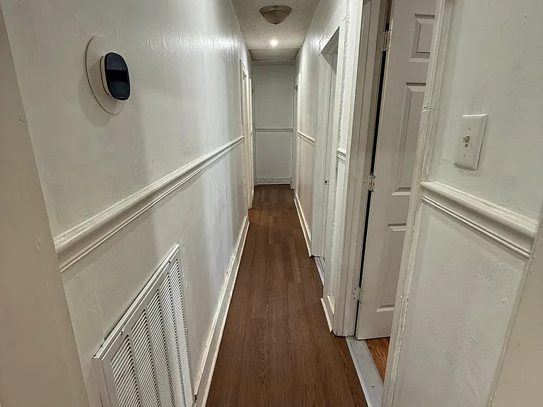 547 Commerce St — Photo 7