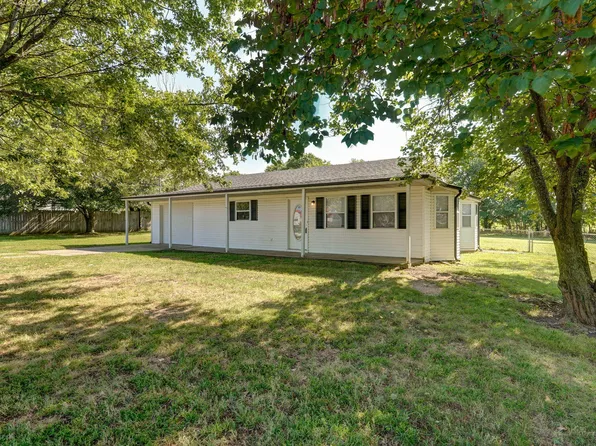 1474 Spring Drive, Bolivar, MO 65613