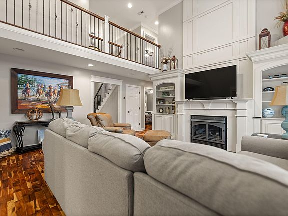 5th image of 398 Arden Dr