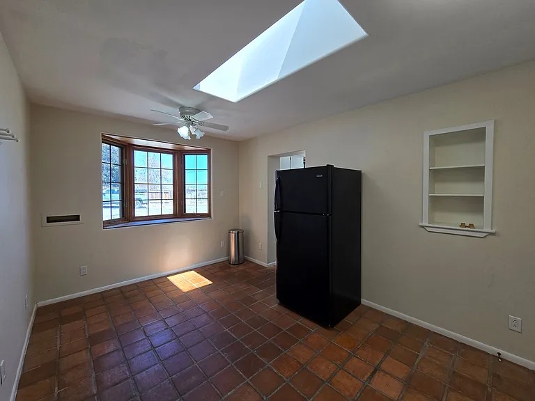 4557 Trinity Dr — Photo 16