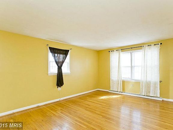 5th image of 192 Village Ct