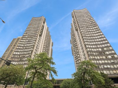 5701 N Sheridan Rd APT 17E, Chicago, IL, 60660