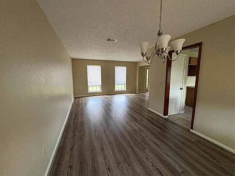 3310 Mulberry Hill Ln — Photo 4