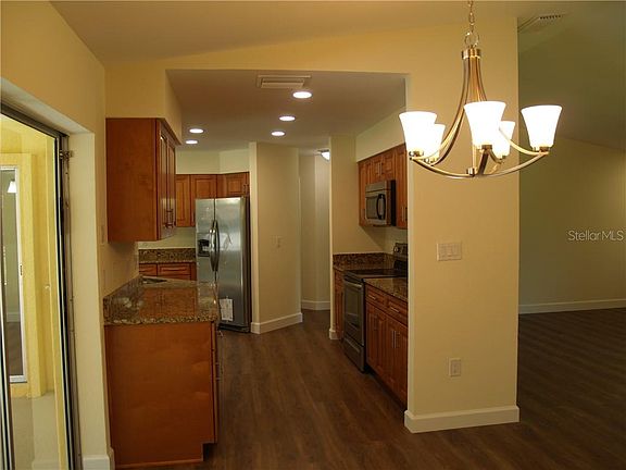 5th image of 18106 Robinson Ave