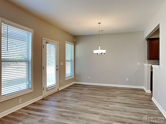 3rd image of 3444 Baylor Cir