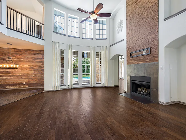 5170 Mohegan Ln — Photo 9