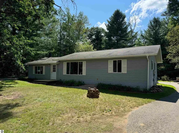 5312 Oakhill Dr, Alger, MI 48610