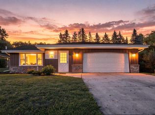 W157N10840 Catskill LANE, Germantown, WI 53022