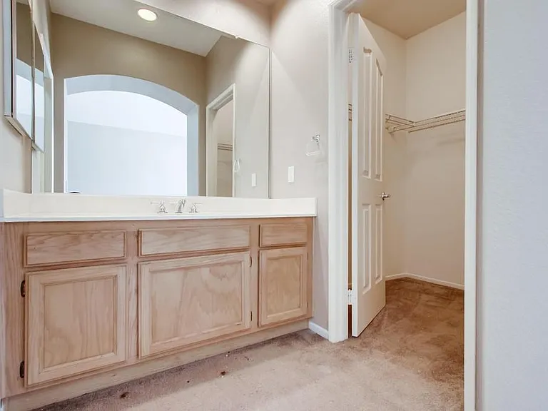 1879 Matin Cir #140 — Photo 32