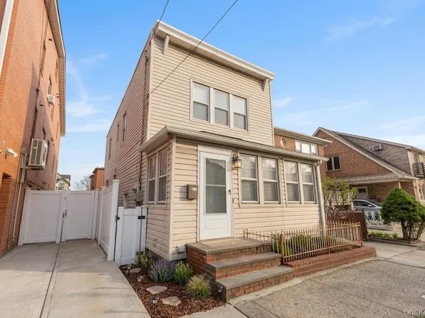 61-17A 165th Streets, Fresh Meadows, NY 11365