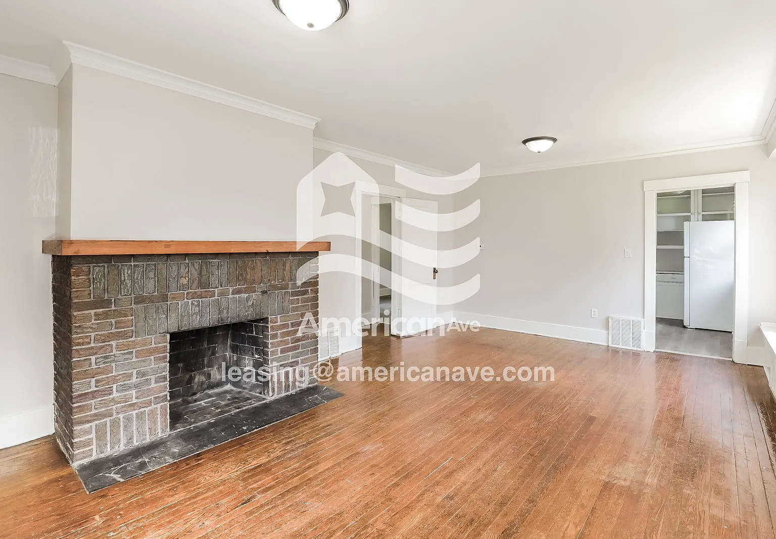 3 bed, 1.0 bath, 952 sqft, $1,097 — Photo 2