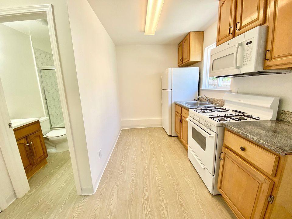 1st image of 1659.5 Oakdale Ave
