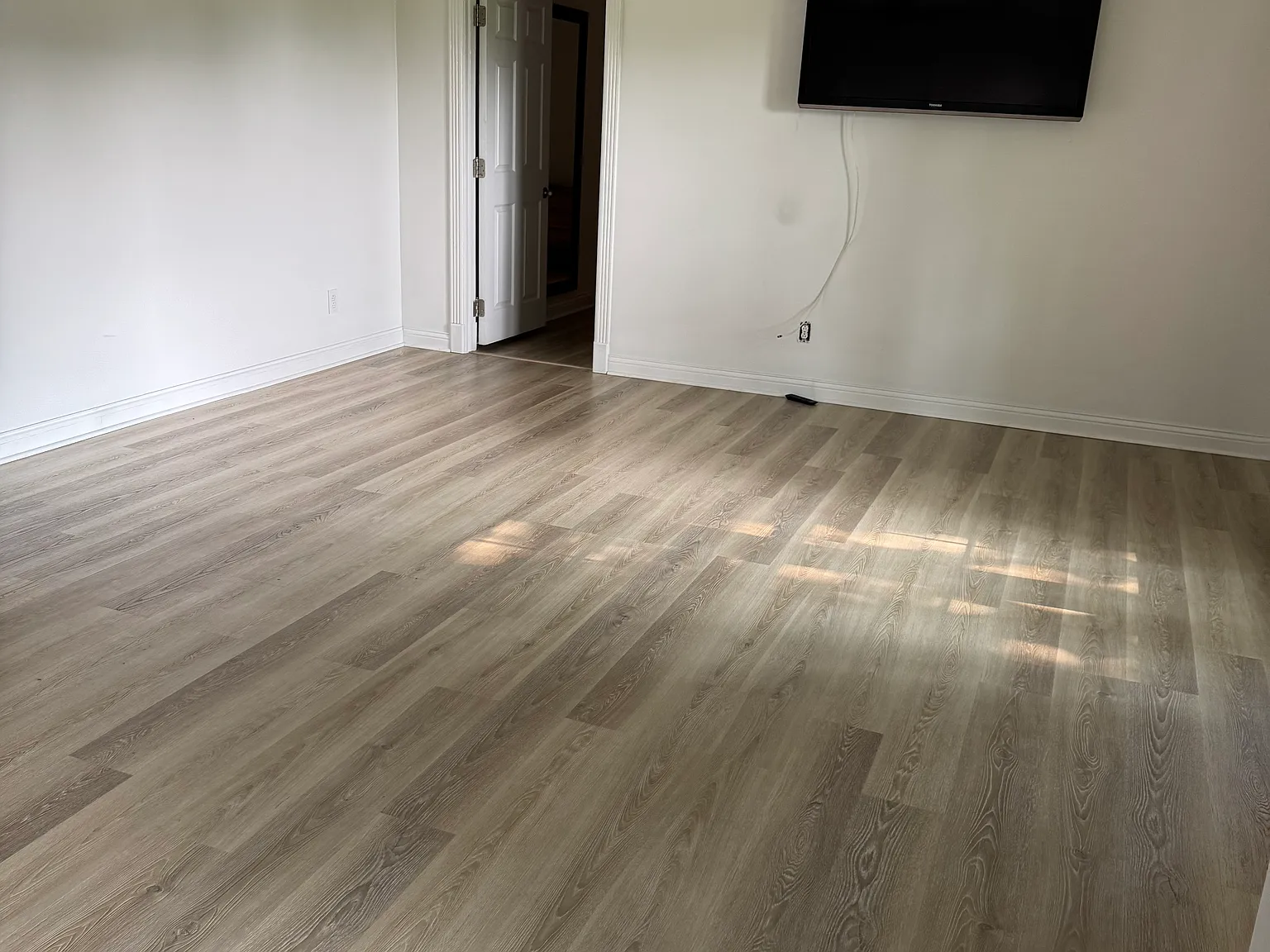 4 bed, 2.5 bath, 1915 sqft, $2,300 — Photo 3