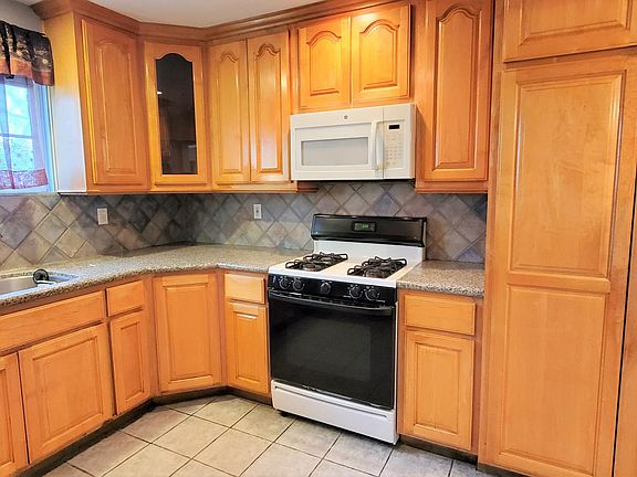 3rd image of 11045 Dune St