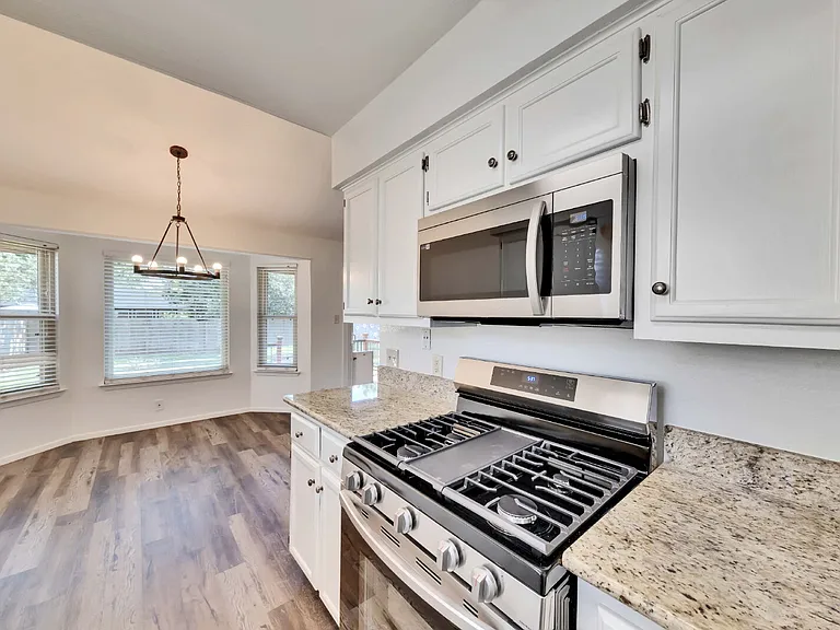 3411 Monument Dr — Photo 8