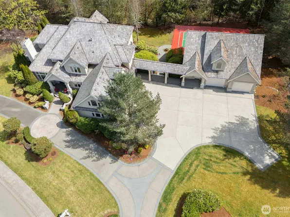 818 Windsor Drive SE, Sammamish, WA 98074