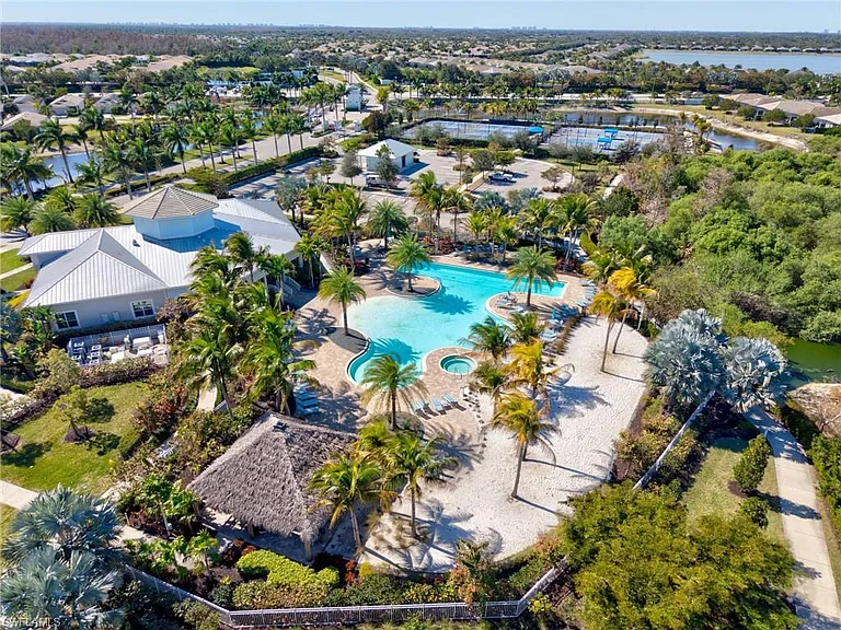 28029 Sanibel Sands St — Photo 35