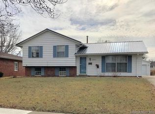 2208 Winnebago Dr, Springfield, IL 62702