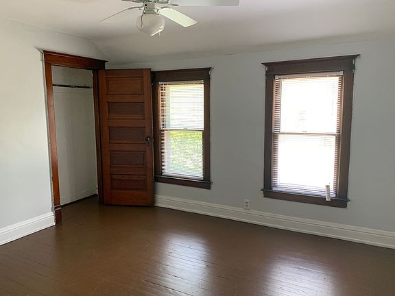 3rd image of 1023 Washington Ave #2