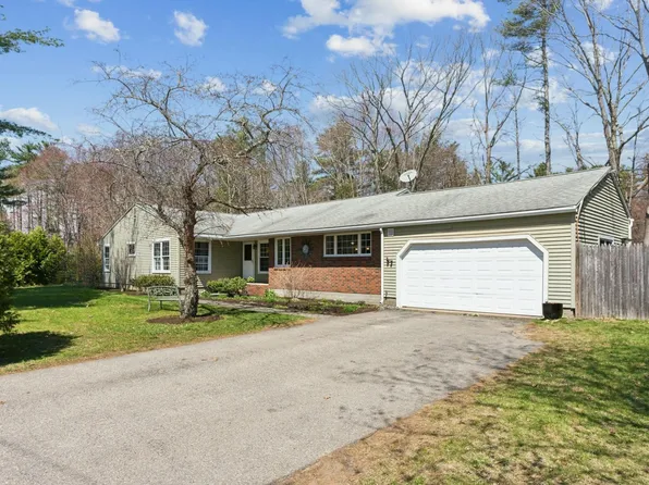 14 Colonial Drive, Kennebunk, ME 04043