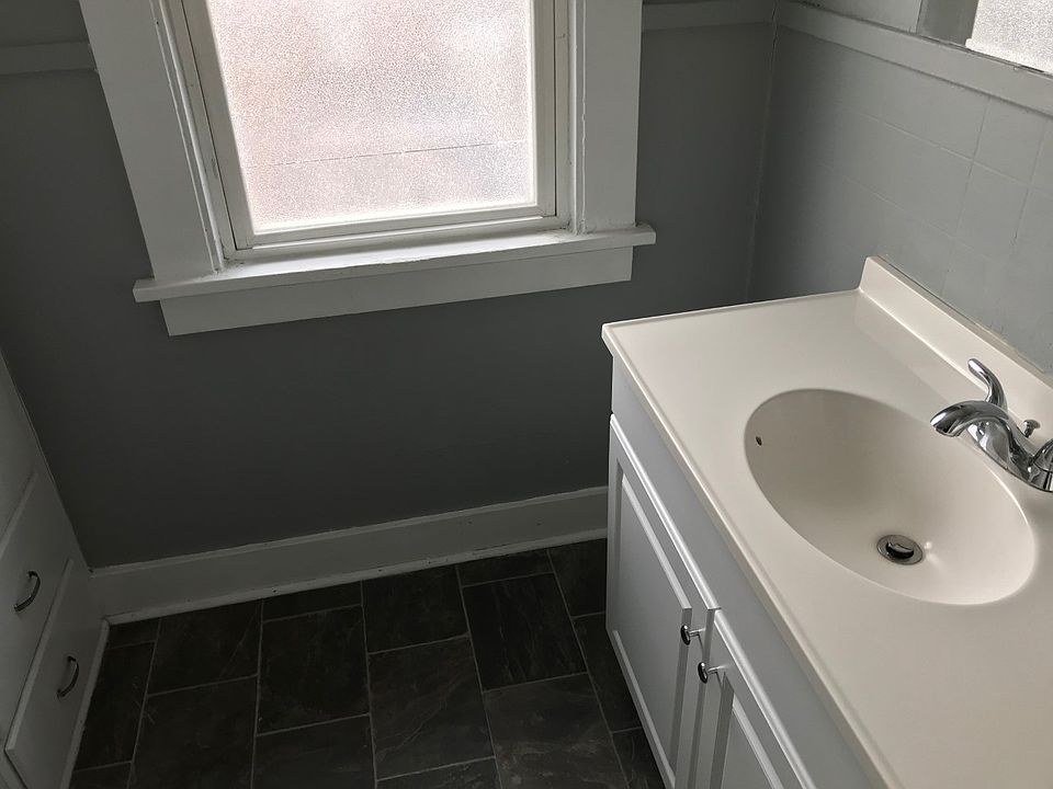 2nd image of 111 E 31st St #3