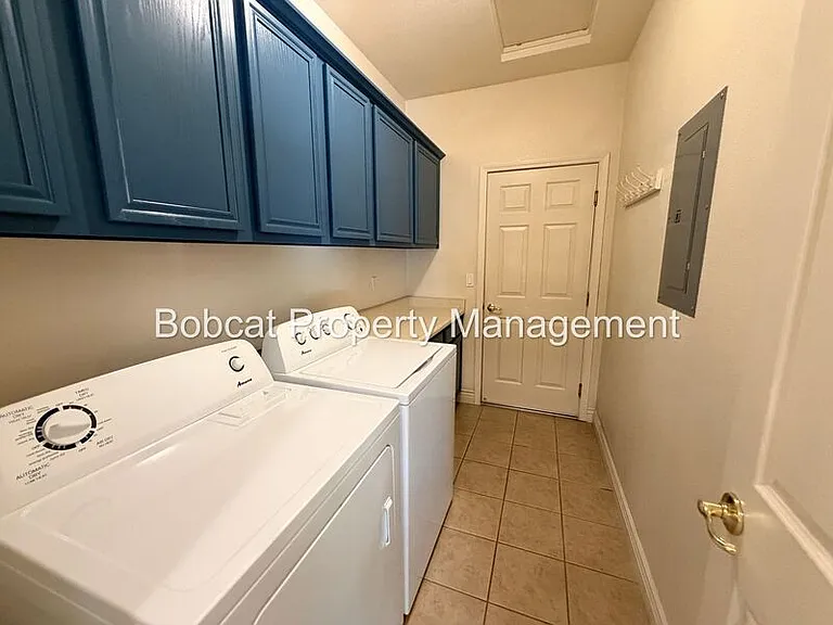 1362 Branden Ln — Photo 8
