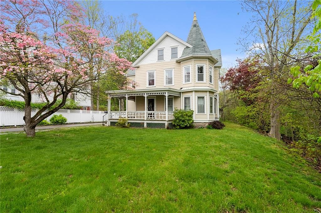 681 Washington St, Coventry, RI 02816 Zillow