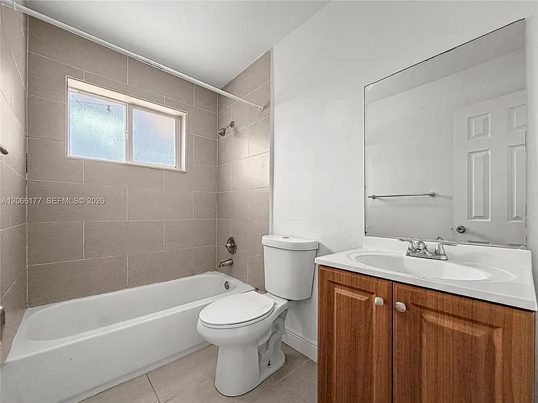 9103 SW 38th St #A — Photo 12