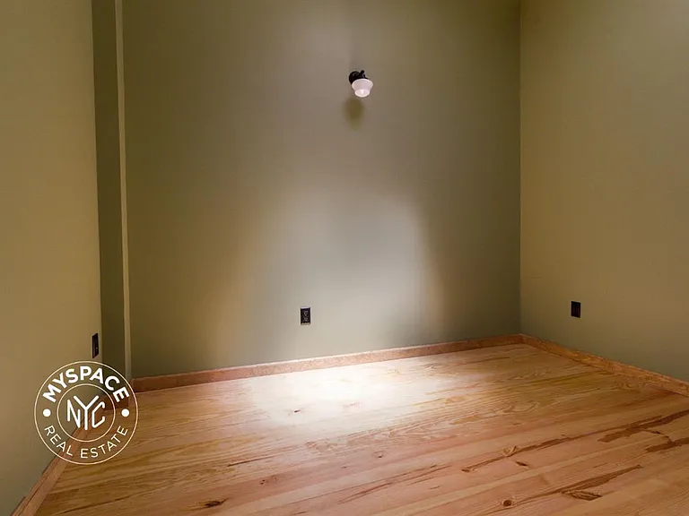 212 Starr St #2L — Photo 7