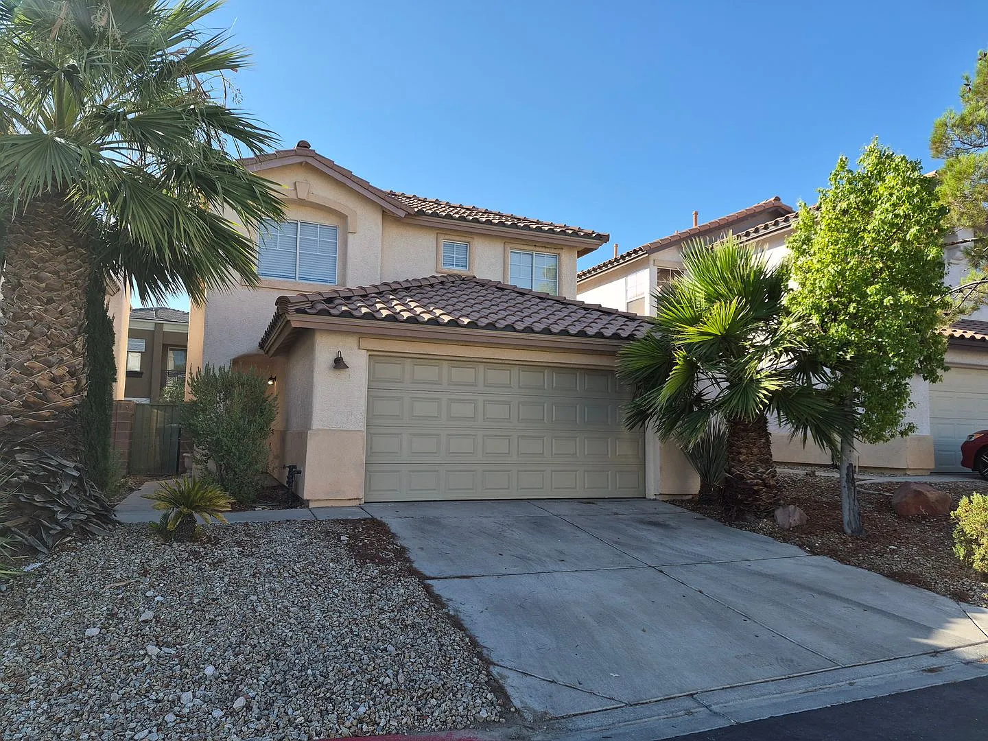Available Now**Summerlin 4/2.5/2 Car — Photo 1