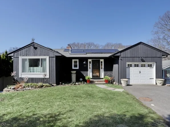 131 Lakeside Blvd, Oakland Boro, NJ 07436