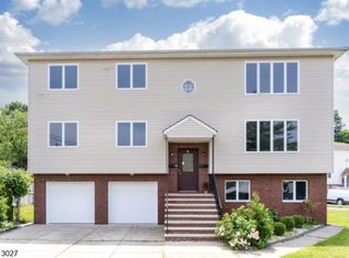 2 Willow Wood Ct, East Rutherford, NJ 07073