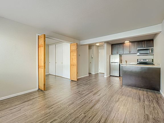 3rd image of 1300 14th Ave S APT 8