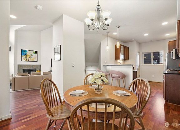 2nd image of 4838 Pointes Dr