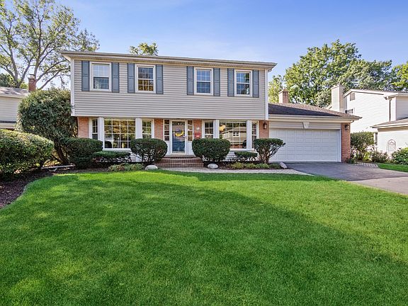 2nd image of 1333 Sanford Ln