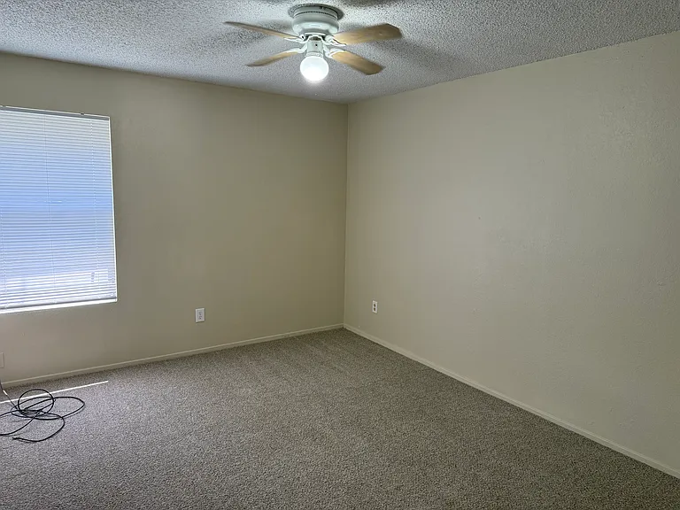 2419 Springmont Ct — Photo 4