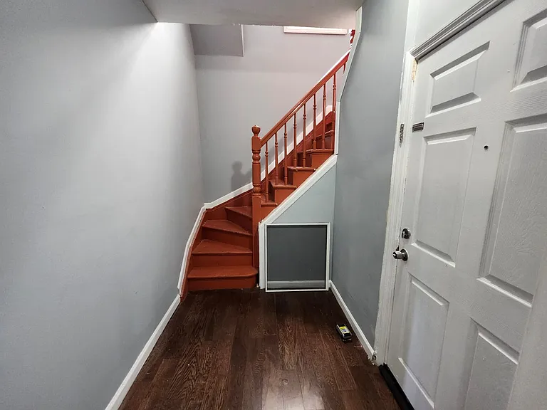 152 S 10th St #3E — Photo 13