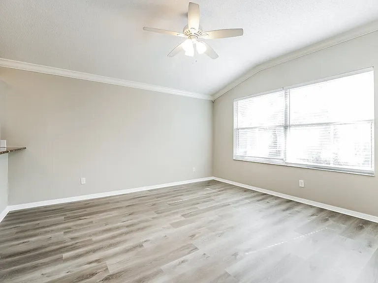 304 Fareham Dr — Photo 6