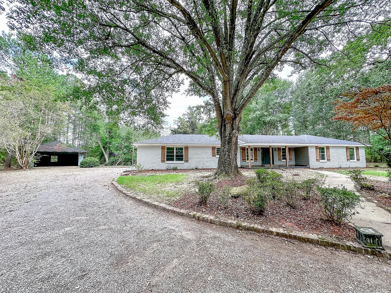 4 bed, 3000 sqft, $3,850 — Photo 2