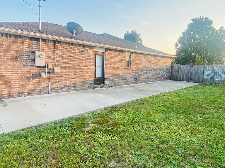 425 Mara Dr — Photo 6