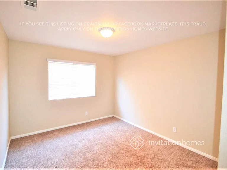 320 Perry Ellis Dr — Photo 7