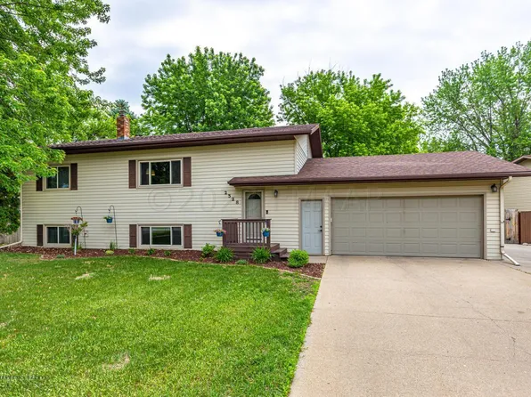 2328 22nd St S, Fargo, ND 58103
