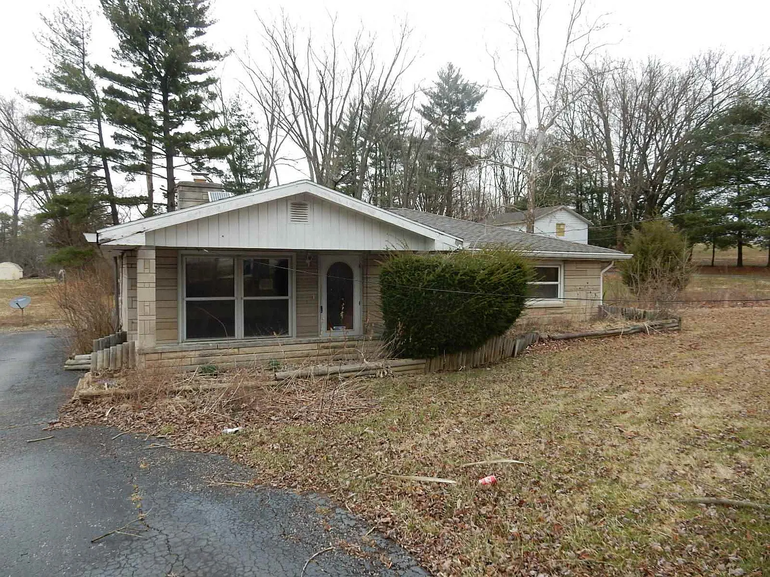 2319 33rd St photo 1