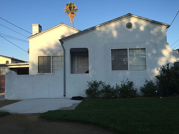 Newly landscaped yard / House 1