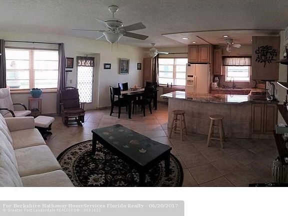 2nd image of 225 Ellesmere E #225