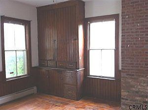5th image of 115 Washington St