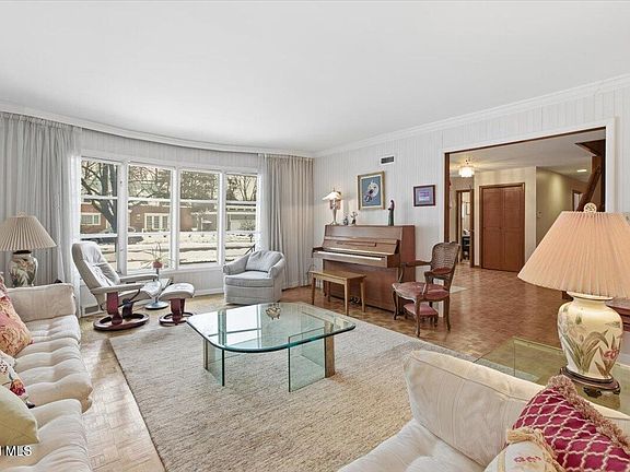 5th image of 4 Marion Avenue