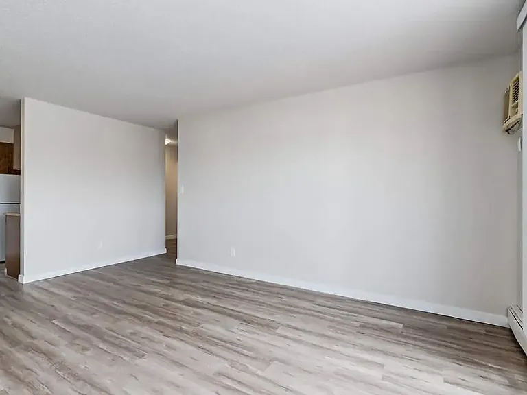 42 Campbell Cres SE #102 — Photo 16