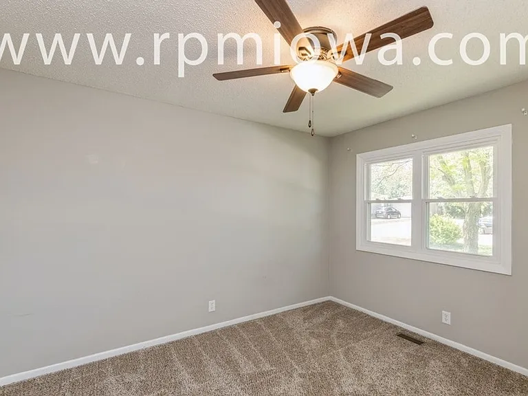 2537 NW 17th St — Photo 6